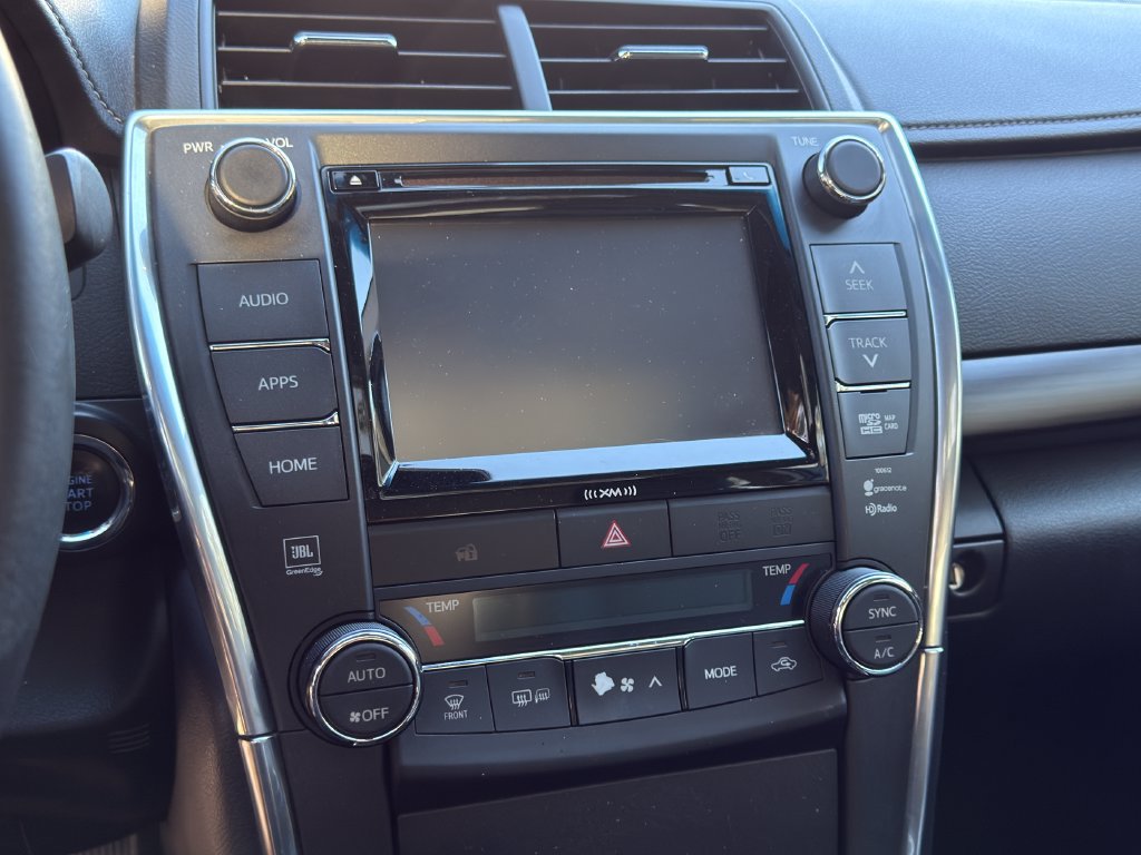 Used 2017 Toyota Camry XLE w/ Moonroof Package FWD image 10