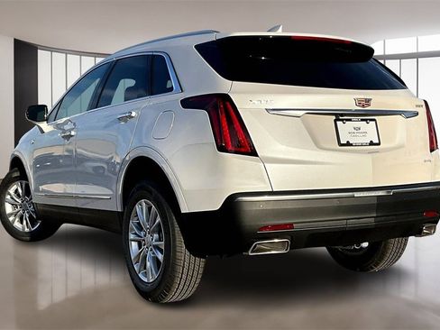 New 2026 Cadillac XT5 Luxury image 3