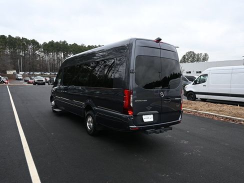 Used 2022 Mercedes-Benz Sprinter 3500 image 4