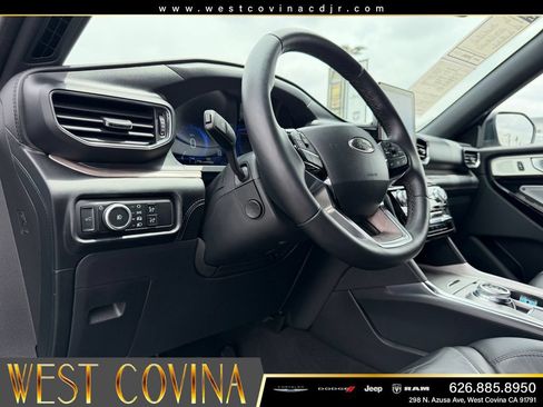 Used 2024 Ford Explorer Platinum w/ Technology Package AWD/4WD image 14