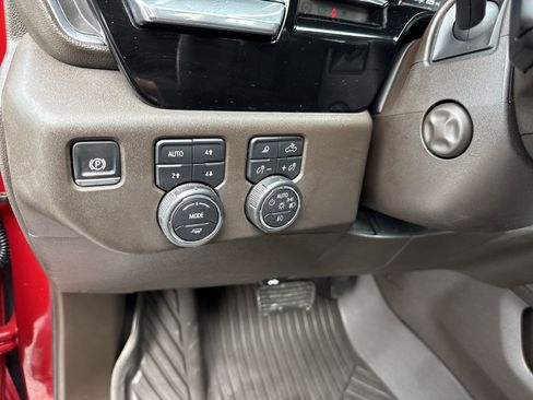 Used 2024 Chevrolet Silverado 1500 LTZ w/ LTZ Premium Package image 18