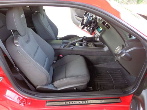Used 2011 Chevrolet Camaro SS RWD image 15