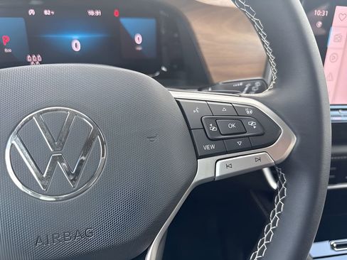 Used 2026 Volkswagen Atlas SE FWD image 16