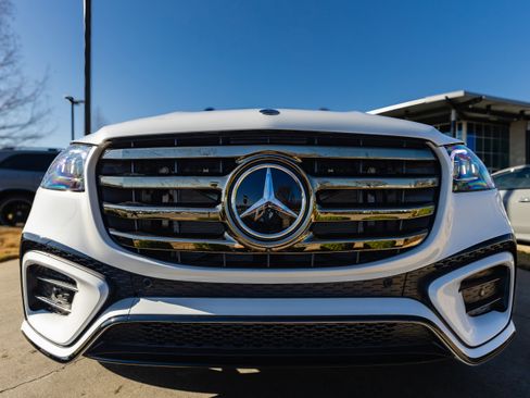 New 2026 Mercedes-Benz GLS 450 4MATIC image 6
