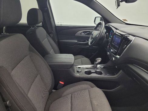 Used 2022 Chevrolet Traverse LT FWD image 21