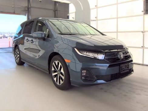 Used 2025 Honda Odyssey EX-L image 3