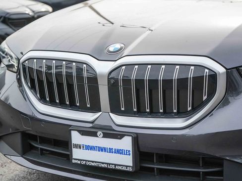 Used 2025 BMW 530i 530i w/ Premium Package image 11