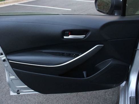 Used 2022 Toyota Corolla SE FWD image 16