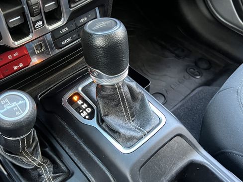 Used 2020 Jeep Gladiator Overland AWD/4WD image 30