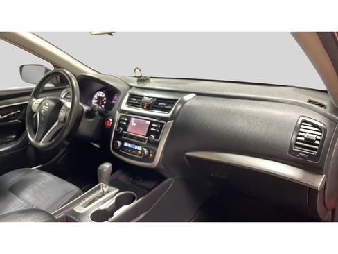 Used 2017 Nissan Altima 2.5 SV FWD image 18