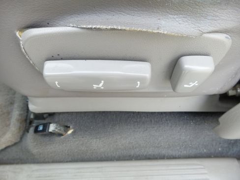 Used 2001 Toyota Sequoia SR5 image 80