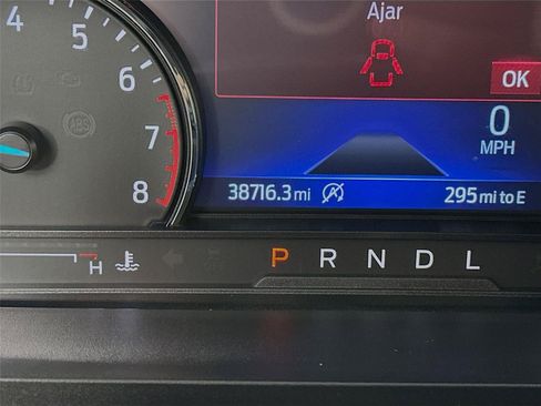 Used 2024 Ford Explorer XLT w/ Equipment Group 202A AWD/4WD image 19