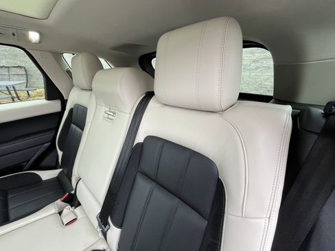 Used 2021 Land Rover Range Rover Sport HST image 27