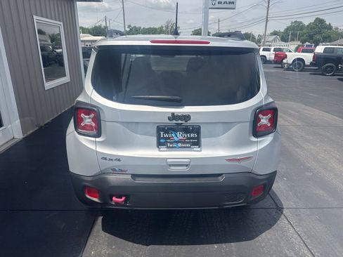 Used 2020 Jeep Renegade Trailhawk w/ Cold Weather Group AWD/4WD image 4