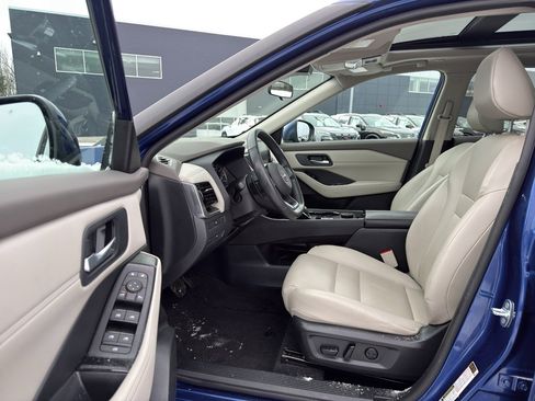 Certified 2023 Nissan Rogue SV w/ SV Premium Package image 11