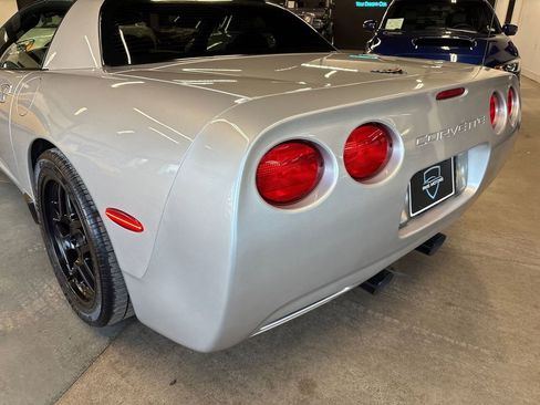 Used 2002 Chevrolet Corvette Z06 w/ Memory Pkg image 30