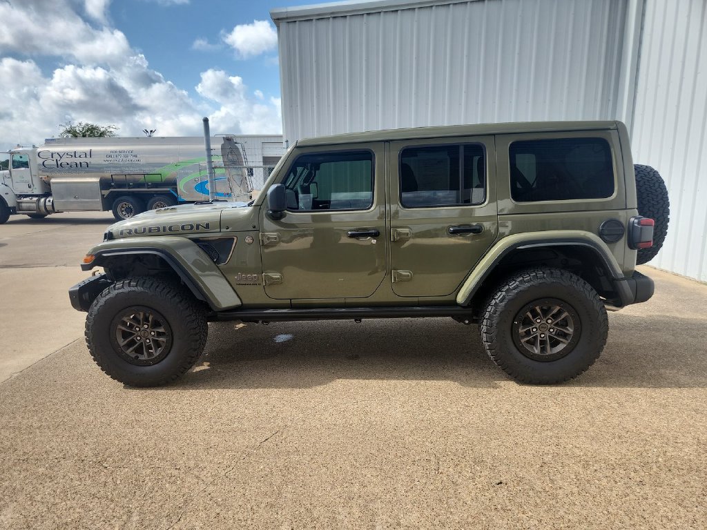 Used 2025 Jeep Wrangler Unlimited Rubicon 392 AWD/4WD image 5