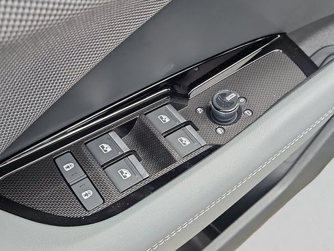 New 2026 Audi Q3 quattro 2.0T AWD/4WD image 19