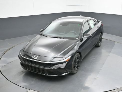 New 2026 Hyundai Elantra SEL Sport Premium FWD image 17