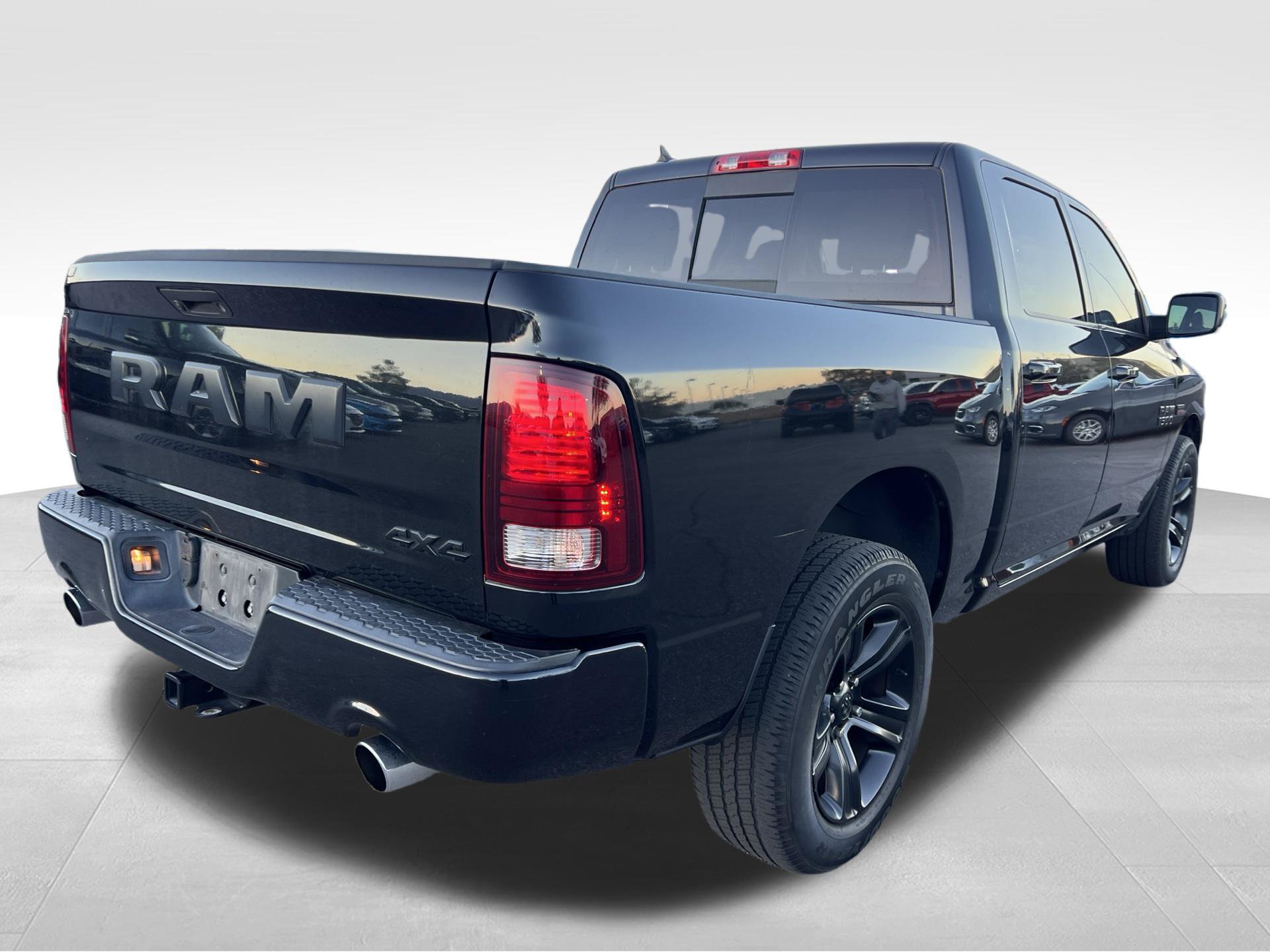 Used 2017 RAM 1500 Sport w/ Quick Order Package 26Q Night AWD/4WD image 5