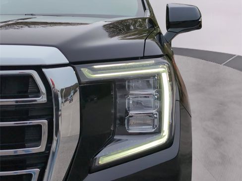 Used 2021 GMC Yukon SLT w/ SLT Luxury Plus Package image 13