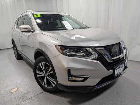 Used 2017 Nissan Rogue SL w/ SL Premium Package AWD/4WD image 2