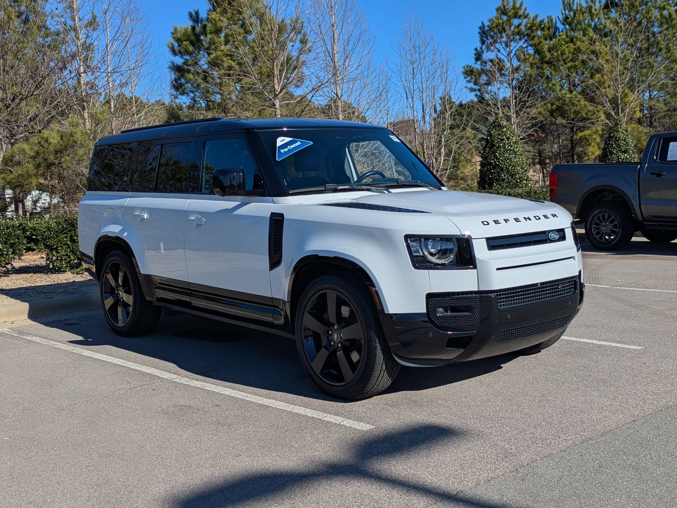 Used 2023 Land Rover Defender 130 X-Dynamic SE AWD/4WD image 1