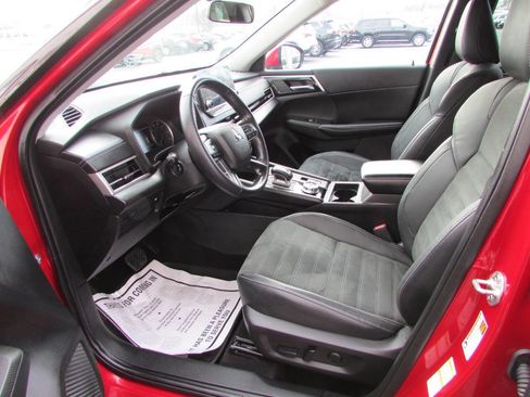 Used 2022 Mitsubishi Outlander SE image 6