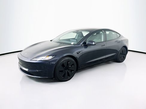 Used 2024 Tesla Model 3 Standard Range RWD image 3