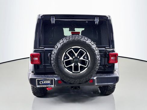Used 2025 Jeep Wrangler Unlimited Rubicon AWD/4WD image 6