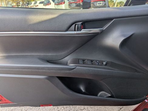 Used 2021 Toyota Camry SE image 23