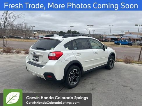 Used 2017 Subaru Crosstrek 2.0i Limited image 3