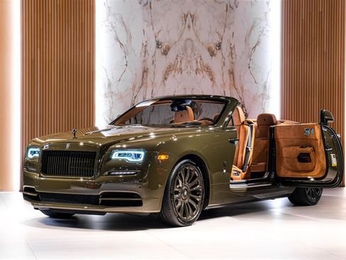 Used 2021 Rolls-Royce Dawn RWD image 2