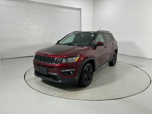 Used 2021 Jeep Compass Latitude w/ Sun and Sound Group AWD/4WD image 22