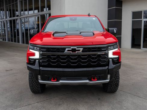 Used 2022 Chevrolet Silverado 1500 ZR2 w/ Technology Package image 2