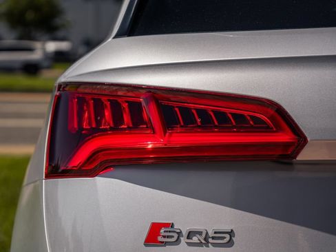 Used 2019 Audi SQ5 Prestige w/ Prestige Package AWD/4WD image 11