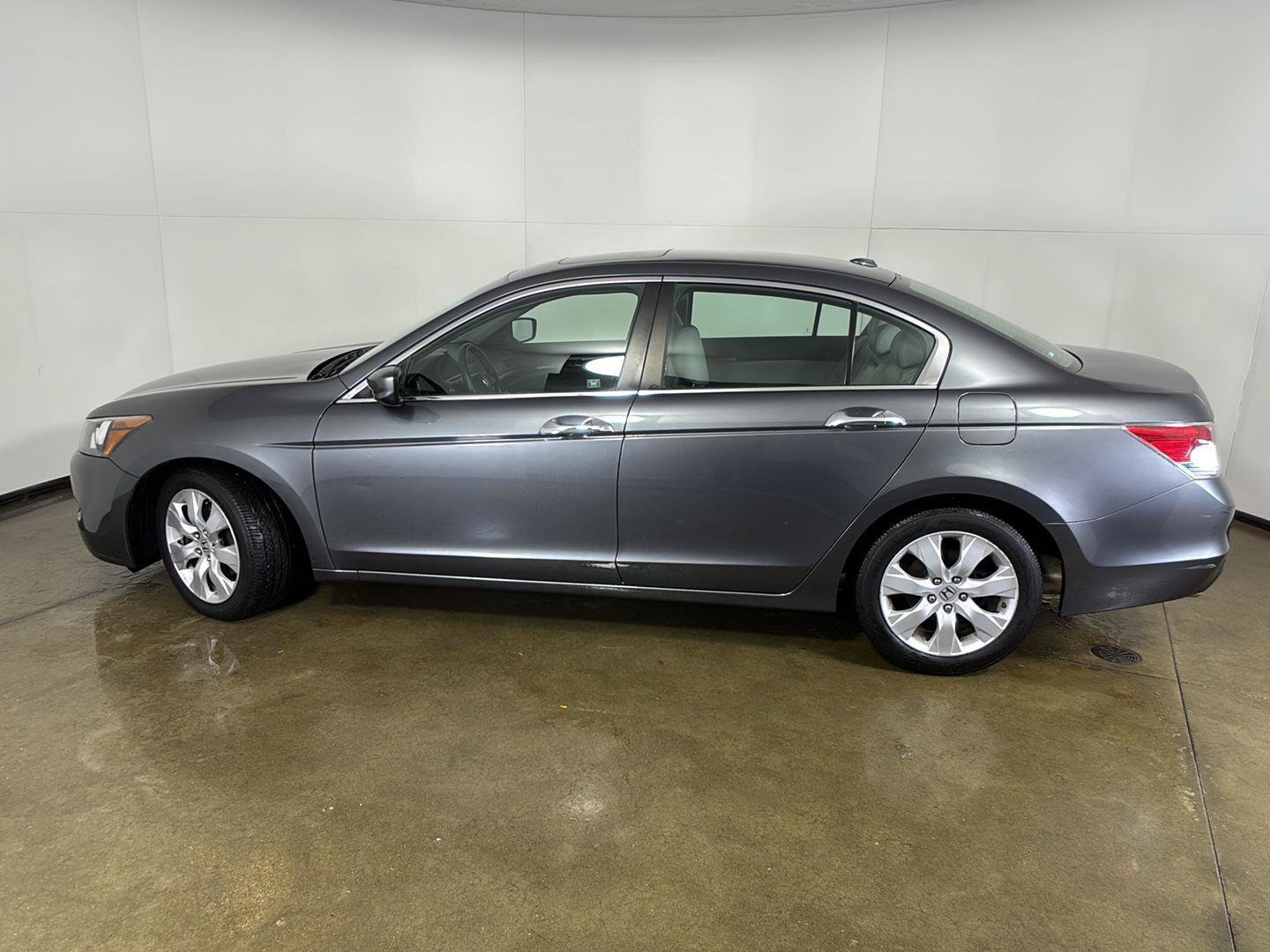 Used 2010 Honda Accord EX-L image 13