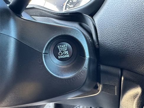 Used 2022 Jeep Renegade Latitude w/ Convenience Group image 17