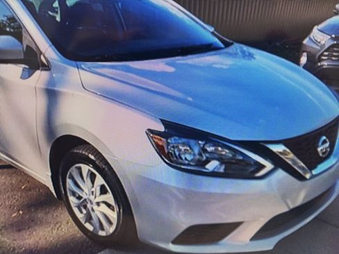 Used 2019 Nissan Sentra SV image 14