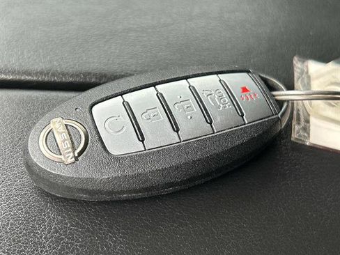 Used 2022 Nissan Rogue SL w/ SL Premium Package image 36