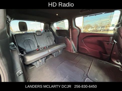 Used 2020 Chrysler Pacifica Touring-L w/ Premium Audio Group image 14