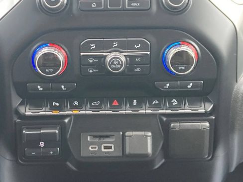 Used 2021 Chevrolet Silverado 1500 LT AWD/4WD image 14