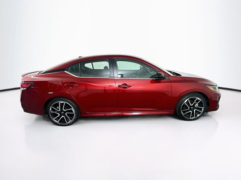 Used 2025 Nissan Sentra SR FWD image 10