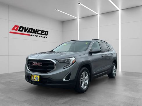 Used 2020 GMC Terrain SLE w/ Driver Convenience Package image 3