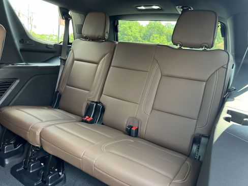Used 2025 Chevrolet Tahoe High Country RWD image 25