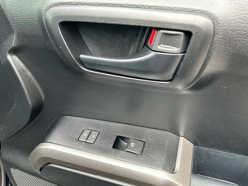 Used 2021 Toyota Tacoma SR5 RWD image 29