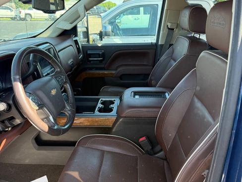 Used 2016 Chevrolet Silverado 2500 High Country w/ Duramax Plus Package AWD/4WD image 12