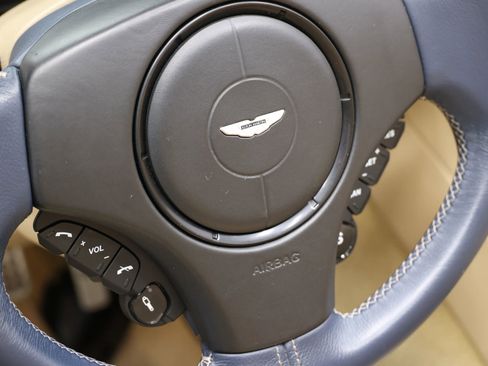 Used 2016 Aston Martin Vanquish Volante RWD image 23