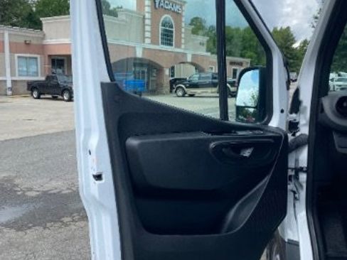 Used 2023 Mercedes-Benz Sprinter 2500 image 26
