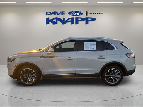 Used 2022 Lincoln Nautilus Reserve image 5